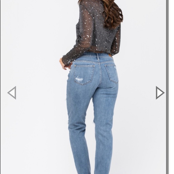 Judy Blue Midrise Destroyed Boyfriend Jeans - Picture 4 of 11